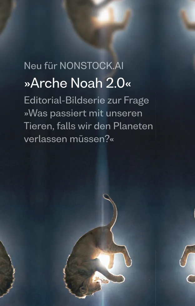 Ein Löwe ist schwerelos im Weltall und kreist orientierungslos um sich, während eine Gazelle versucht zu flüchten.